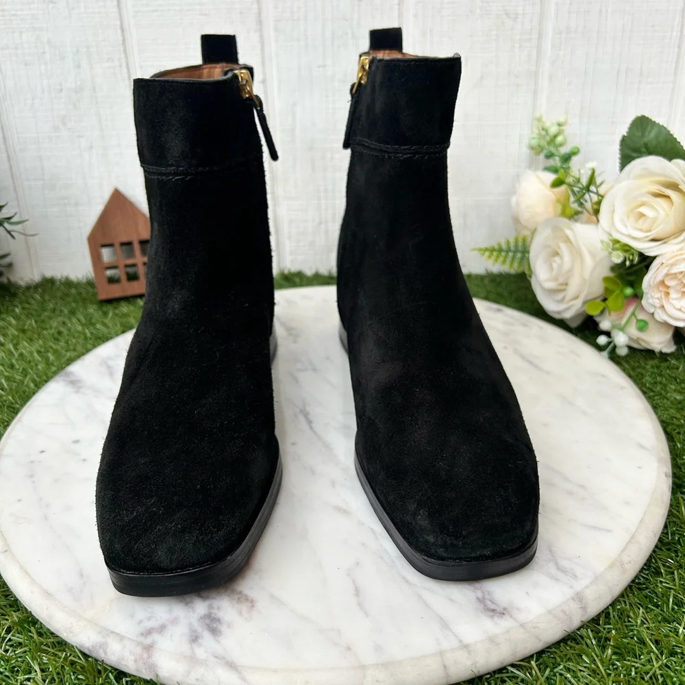TORY BURCH EVERLY SUEDE ANKLE BOOTIES IN BLACK gold logo SIZE 6 NEW